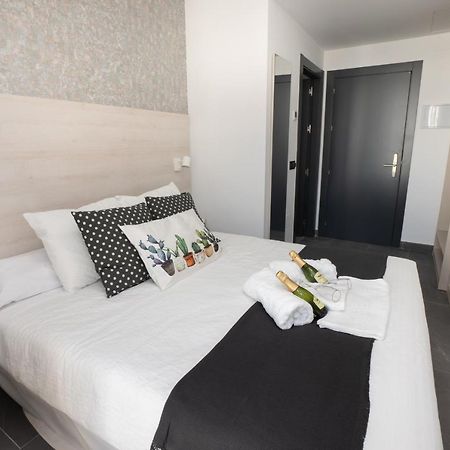 فندق Nerja-Centro-Jacuzzi- Mirador De La Ermita- Adults Recommended المظهر الخارجي الصورة